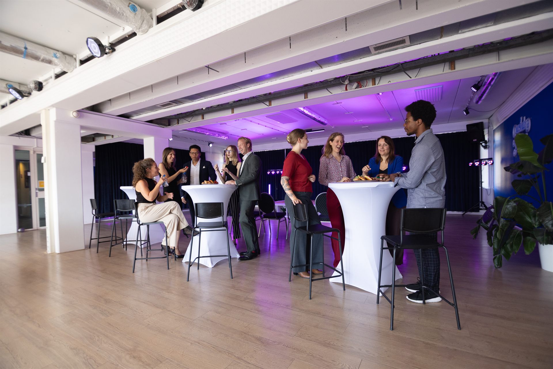 Avondborrel in de zaal